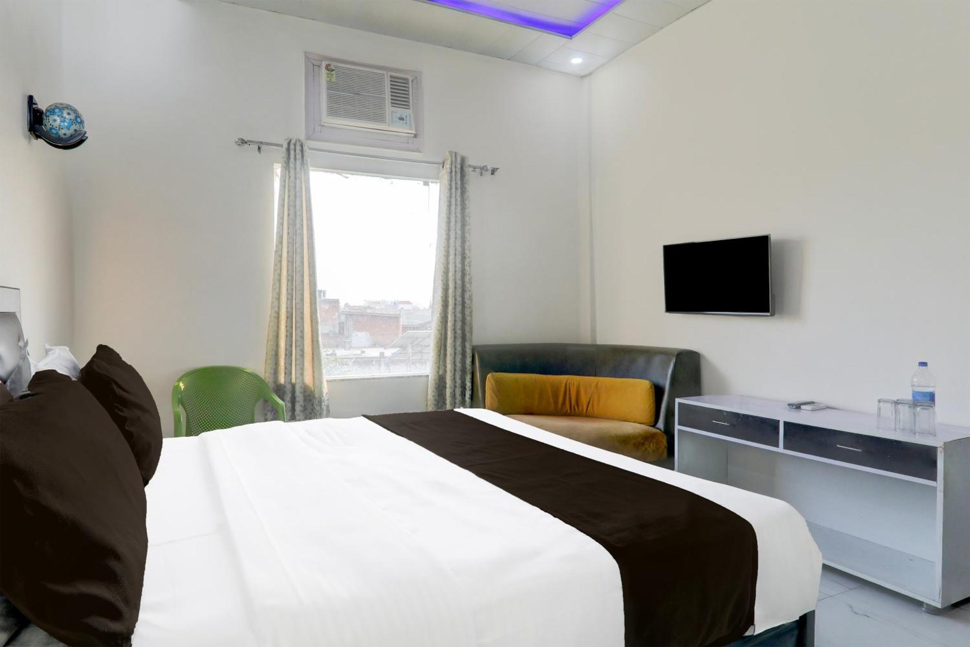 Super Hotel O Banthara Near Airport Banthra Sikandarpur Екстериор снимка