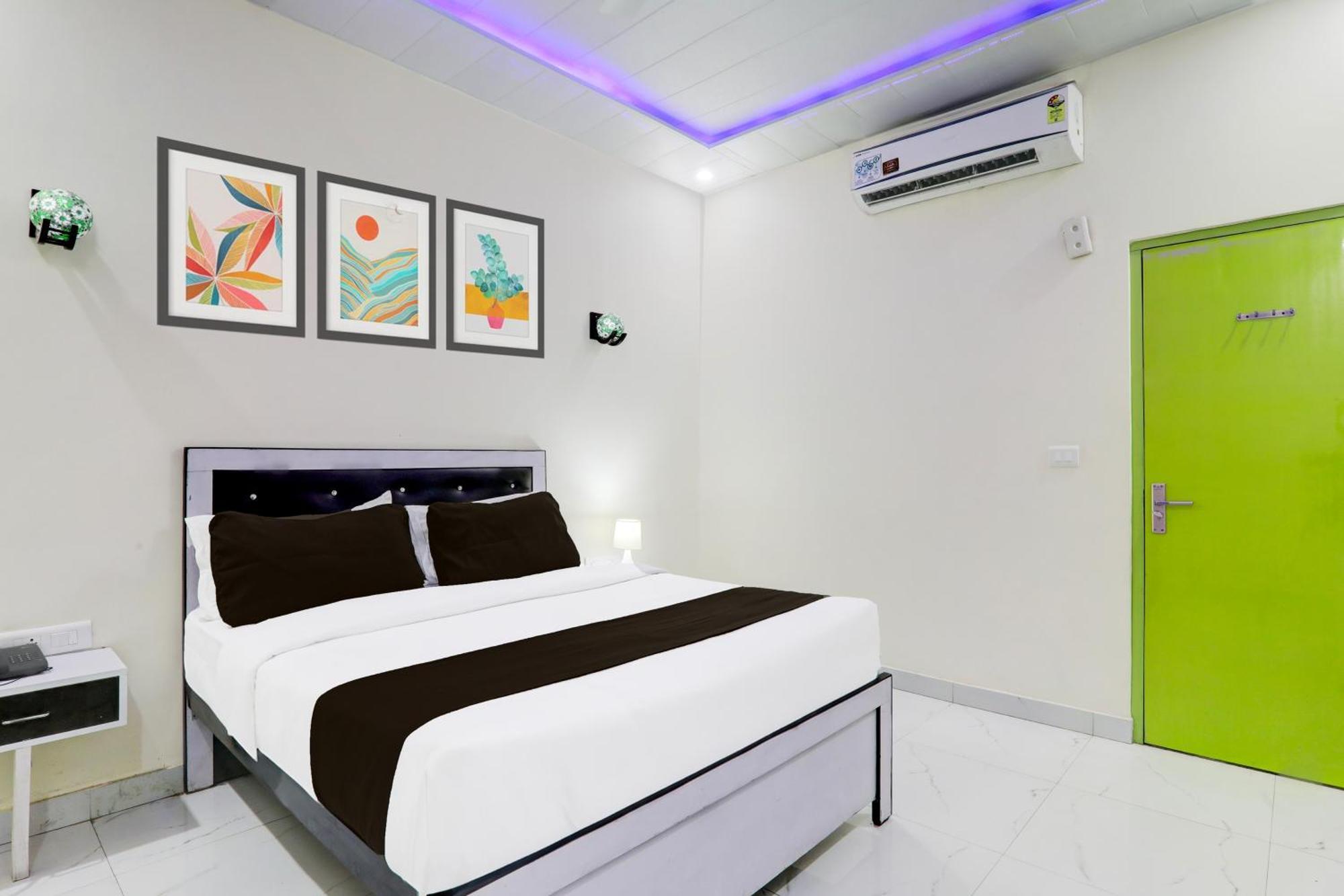 Super Hotel O Banthara Near Airport Banthra Sikandarpur Екстериор снимка