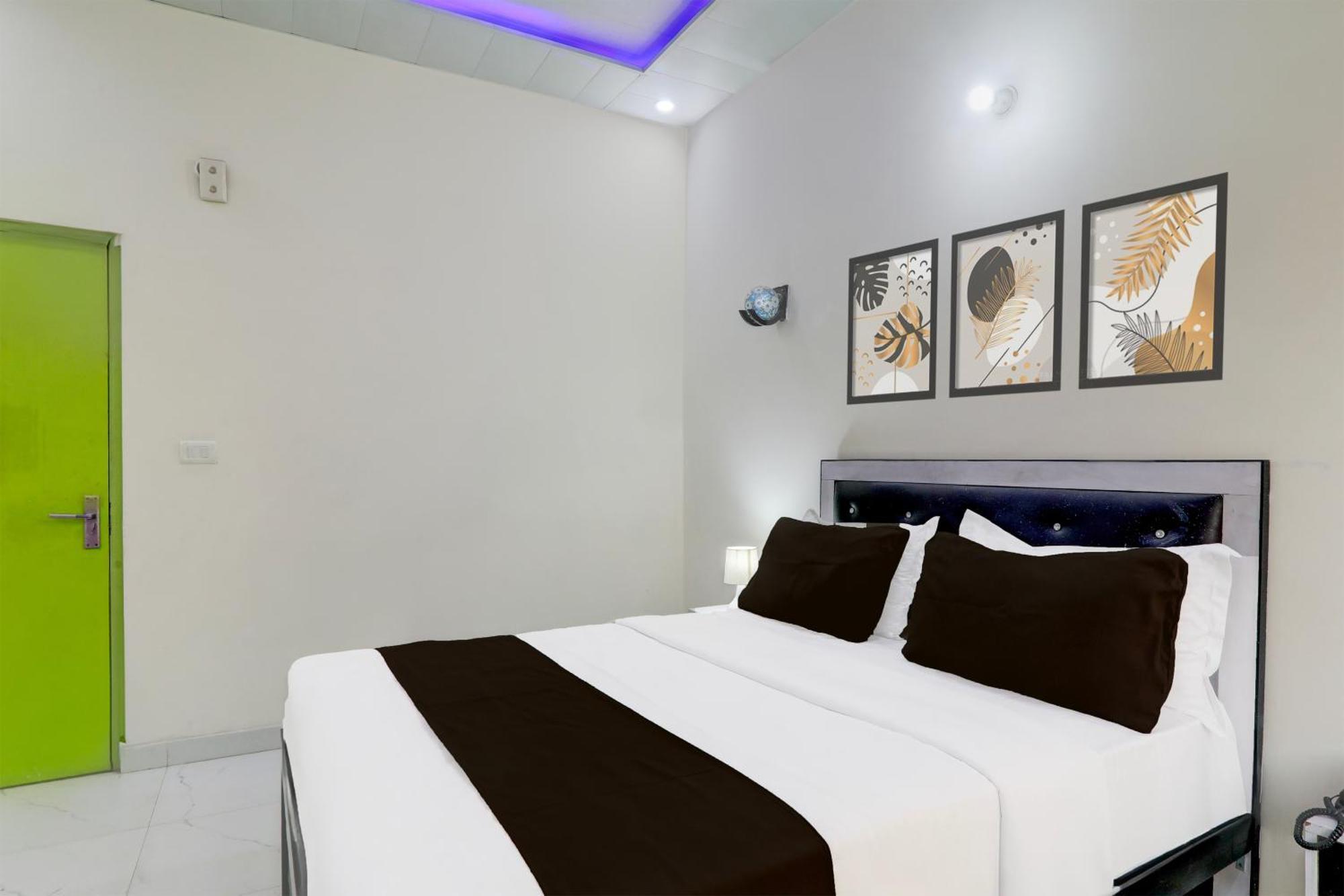 Super Hotel O Banthara Near Airport Banthra Sikandarpur Екстериор снимка